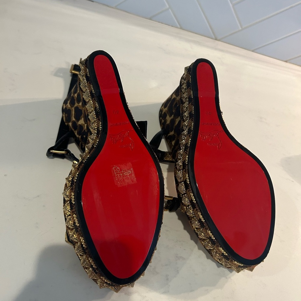 Christian Louboutin Nappa Silk Leopard Pira Ryad 110 Wedge Sandal 40 Black - Picture 4 of 7
